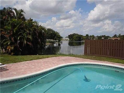 3rd image of 8041 NW 45th St