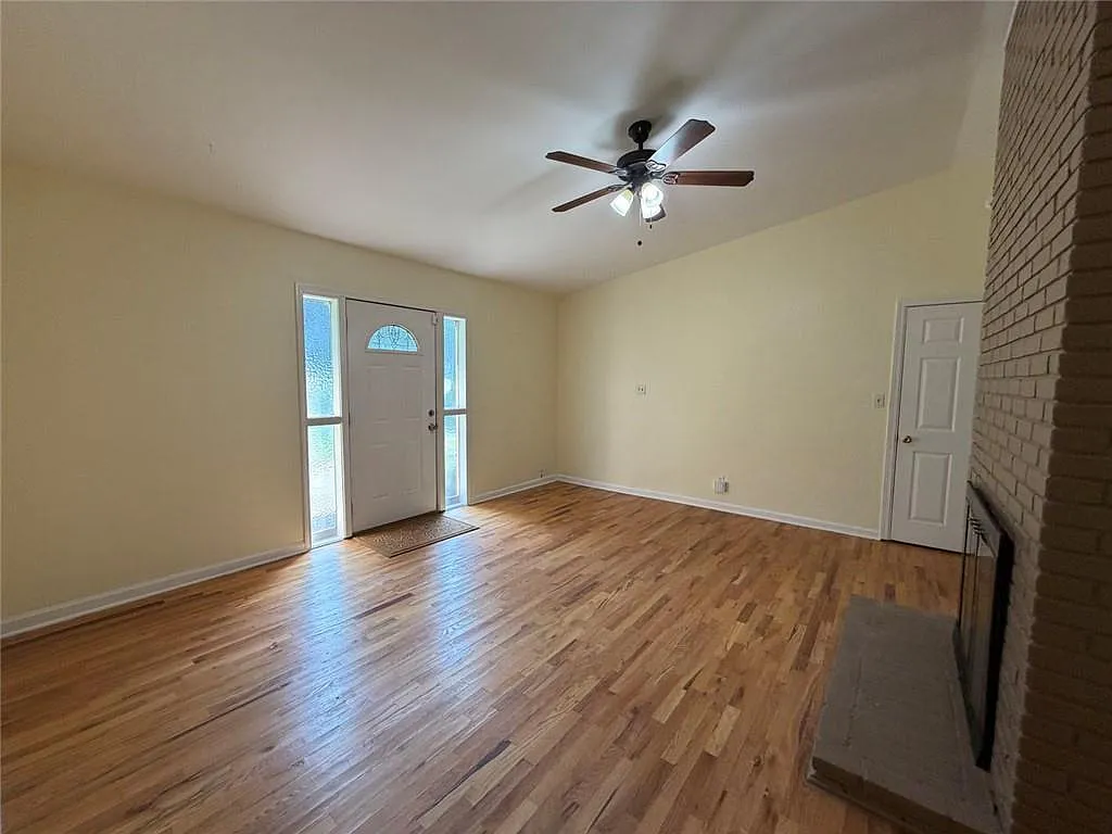 4 bed, 2.0 bath, 1487 sqft, $2,750 — Photo 4