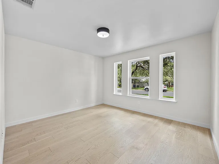 8708 Huebinger Pass — Photo 22