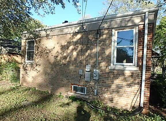 4th image of 14844 Langley Ave