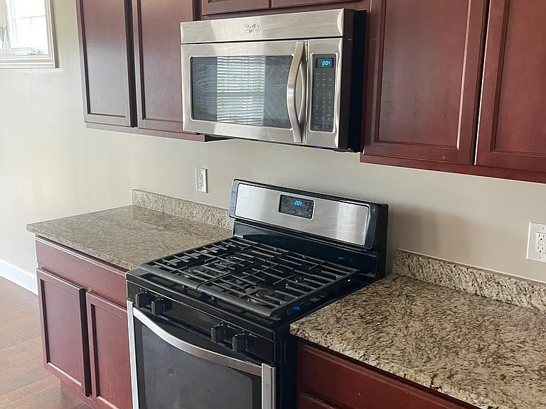 92 Cobblestone Ln — Photo 3
