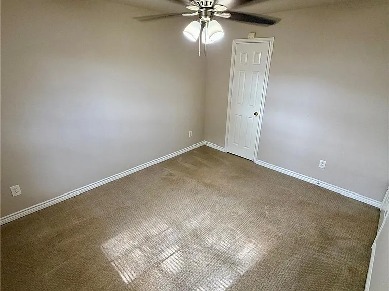 3715 Lindenfield Dr — Photo 24