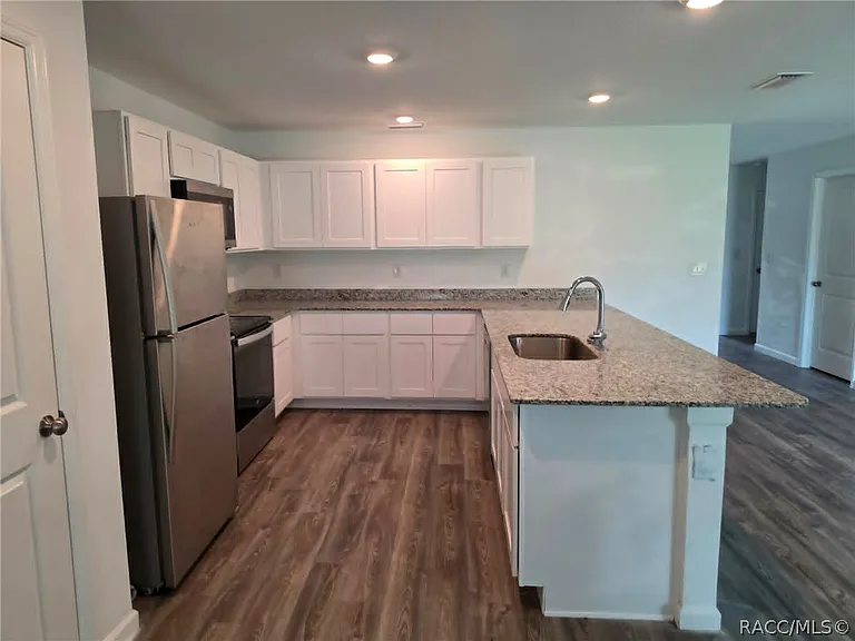 6865 N Pavilion Loop — Photo 4