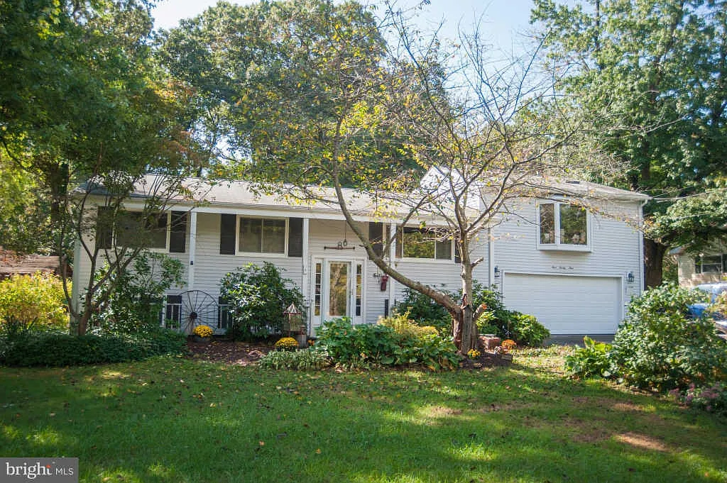 429 Martin Dr photo 1