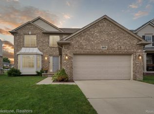 20475 Starina Dr, Clinton Township, MI 48038