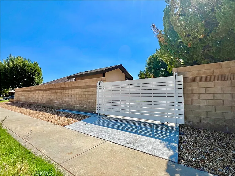 759 E Avenue J6 — Photo 57