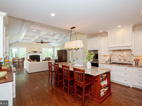 2nd image of 353 Lindsey Dr