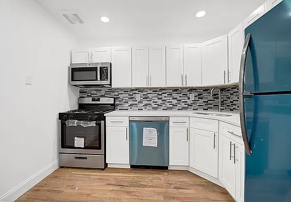 4th image of 934 E 79th St #A