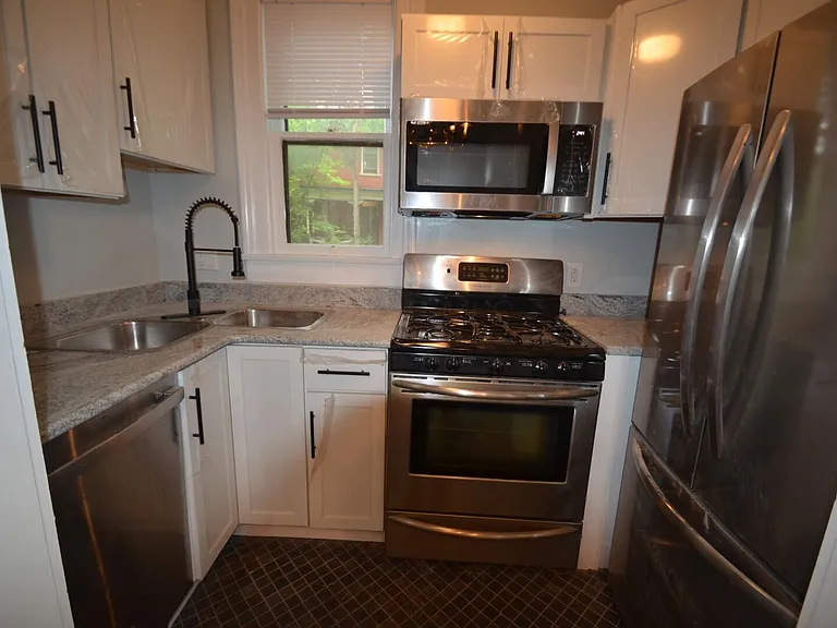 301 W 5th Ave #REAR — Photo 4