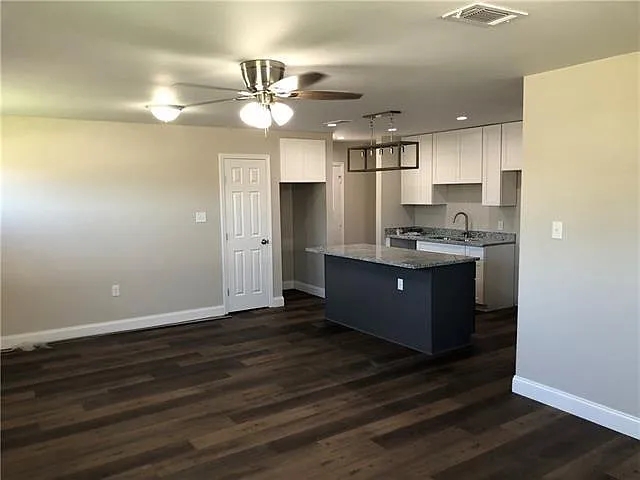 Building Photo - 2429 Ramsey Dr