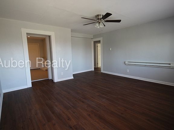 2nd image of 1004 Glenwood Dr
