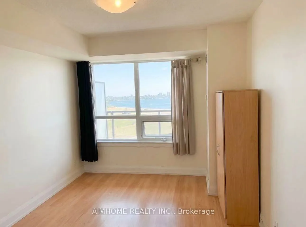 2 bed, $2,350 — Photo 4