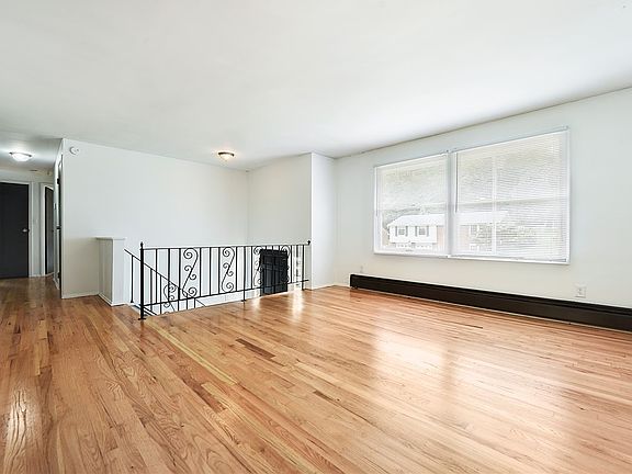 5th image of 649 Carnival Dr