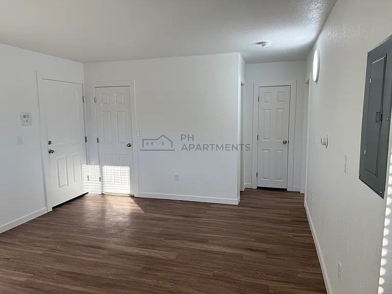 Kingston Apartments — Photo 7