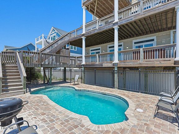 4th image of 31 Porpoise Place