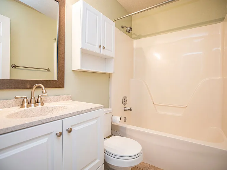 518 Topaz St — Photo 11