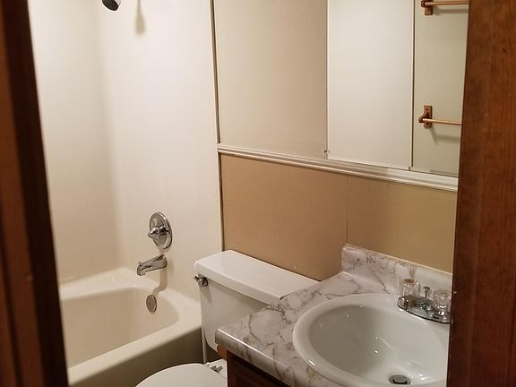 5th image of 2202 S Broadway St