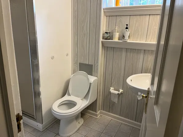 9 Maryland Ave, Rockville, MD 20850