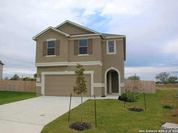1905 Brook Bnd, New Braunfels, TX 78130