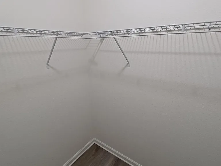 618 Hannah St — Photo 13