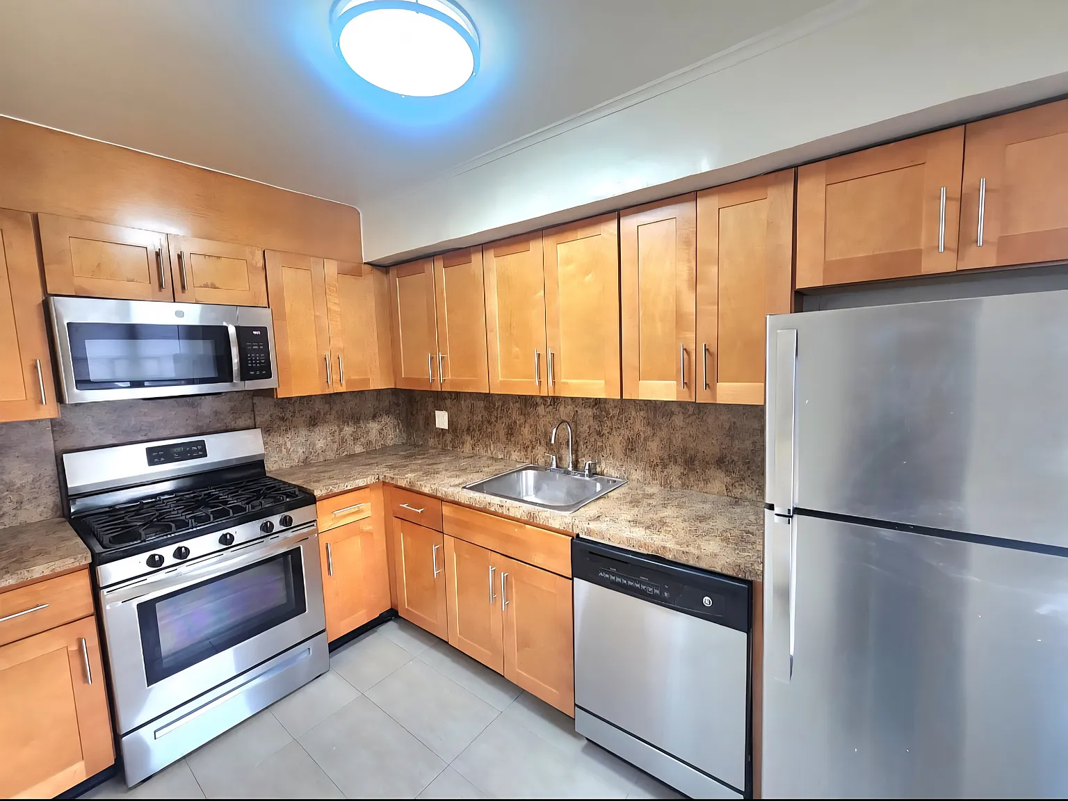 2 bed, 1.5 bath, 1259 sqft, $2,995 — Photo 4