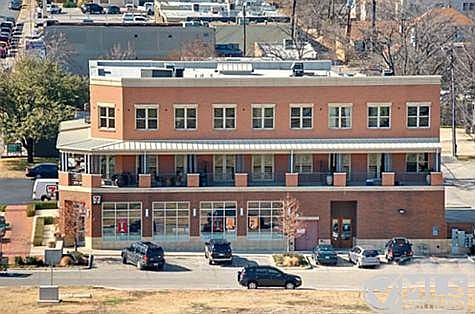 1st image of 3300 W 7th St APT 202