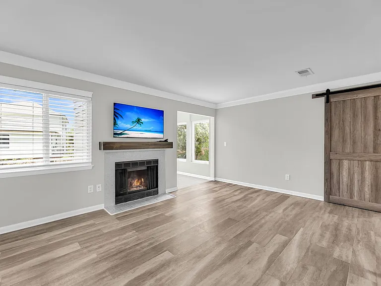 266 Alexandra Dr #11 — Photo 7