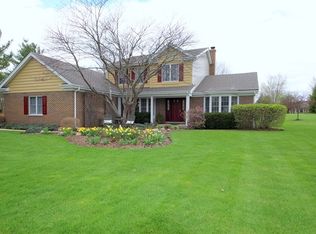 25732 N Arrowhead Dr, Mundelein, IL