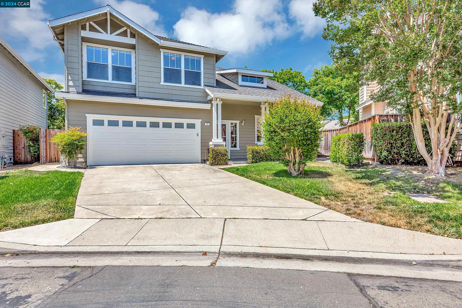 93 Elmwood Dr photo 1