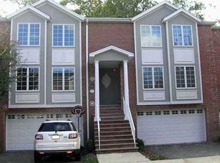 20 Skymark Ct #20, Saddle River, NJ 07458