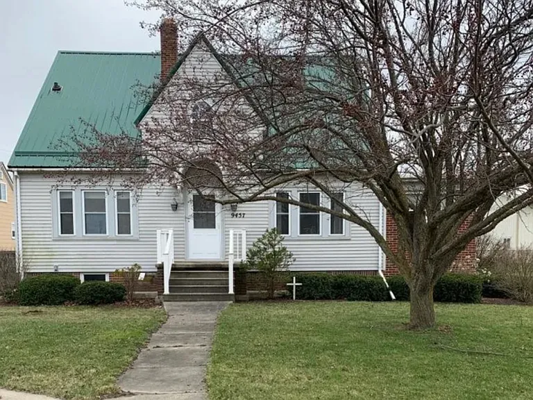 9457 W Saginaw Rd — Photo 2