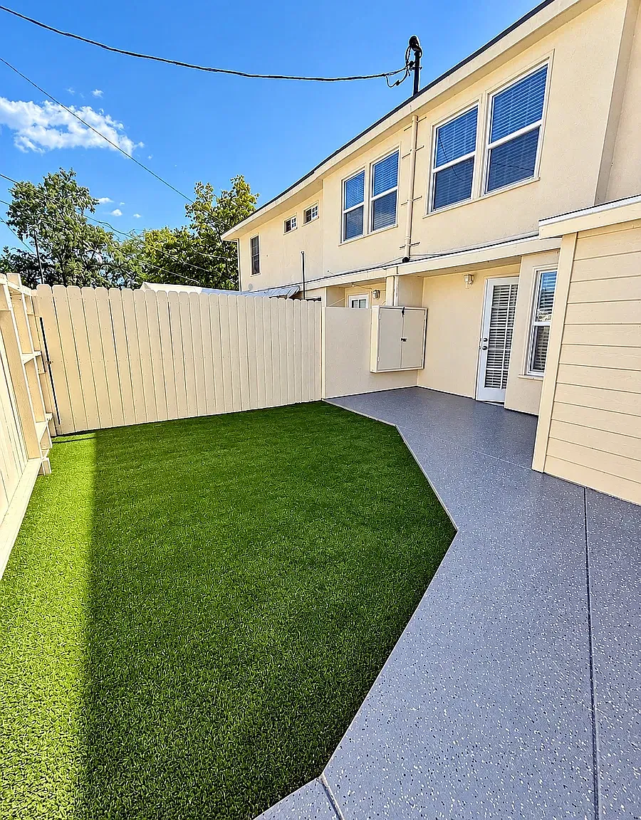 3 bed, 1064 sqft, $2,595 — Photo 1