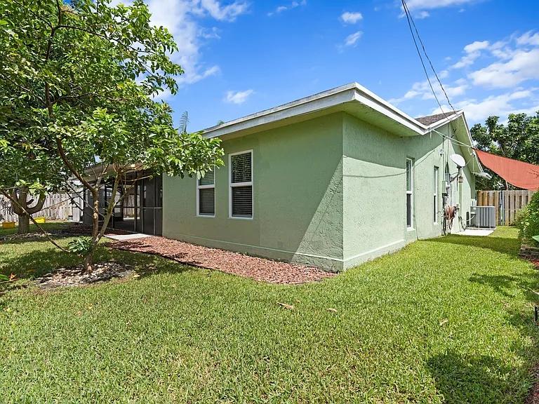 2996 Cardinal Dr — Photo 23