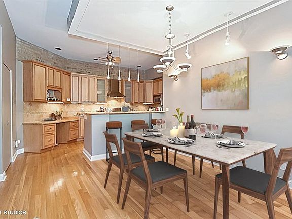 4th image of 1634 N Bissell St #D