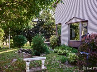 5 Joann Dr, Hudson, NY 12534