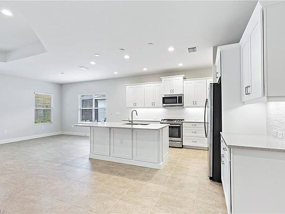 5th image of 2975 Amblewind Dr
