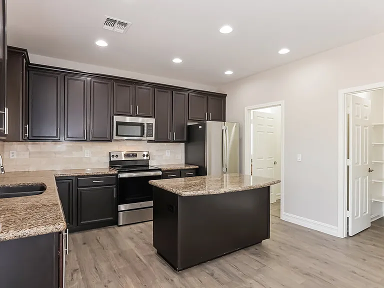 6842 W Nadine Way — Photo 8