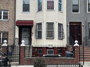 102 Cornelia St, Brooklyn, NY 11221
