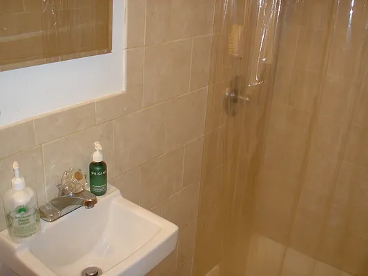 Rented by Kings Court Real Estate | media 42