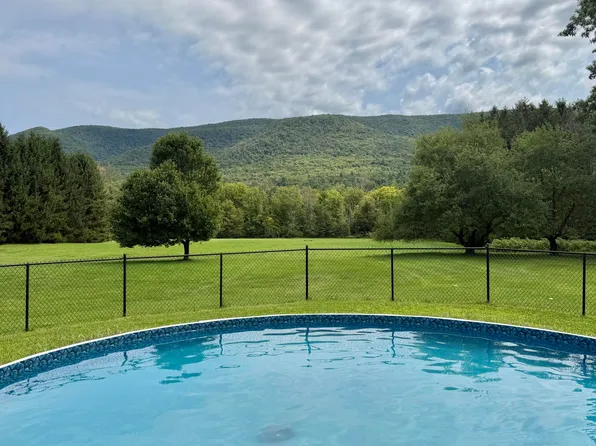 928 Main Rd, Stamford, VT 05352