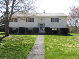 1 Hillside Dr, Hampden, ME 04444