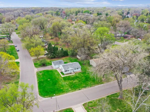 8101 64th Ave N, Brooklyn Park, MN 55428