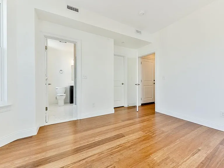 44 W Eagle St #2 — Photo 6