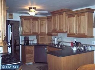 2 Sumac Pl, Lafayette Hill, PA 19444