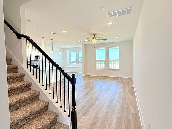 5th image of 2033 Cora Ivy Ln