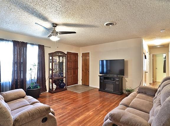 2nd image of 3249 Melinda Ln