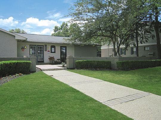 4th image of 1684 Shanley Dr APT 6