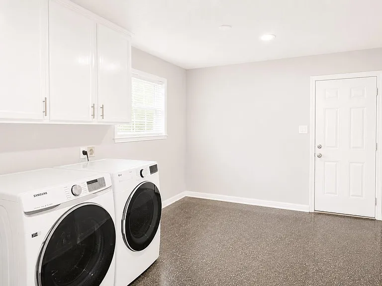 13521 Peoria St — Photo 16