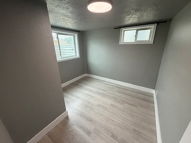 1122 E Denver St — Photo 9