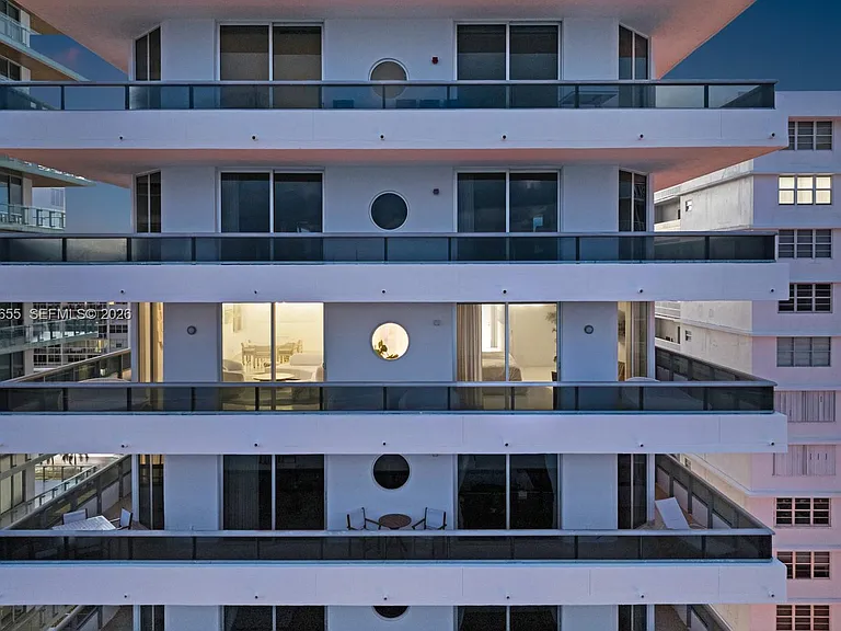 5801 Collins Ave #1200 — Photo 70